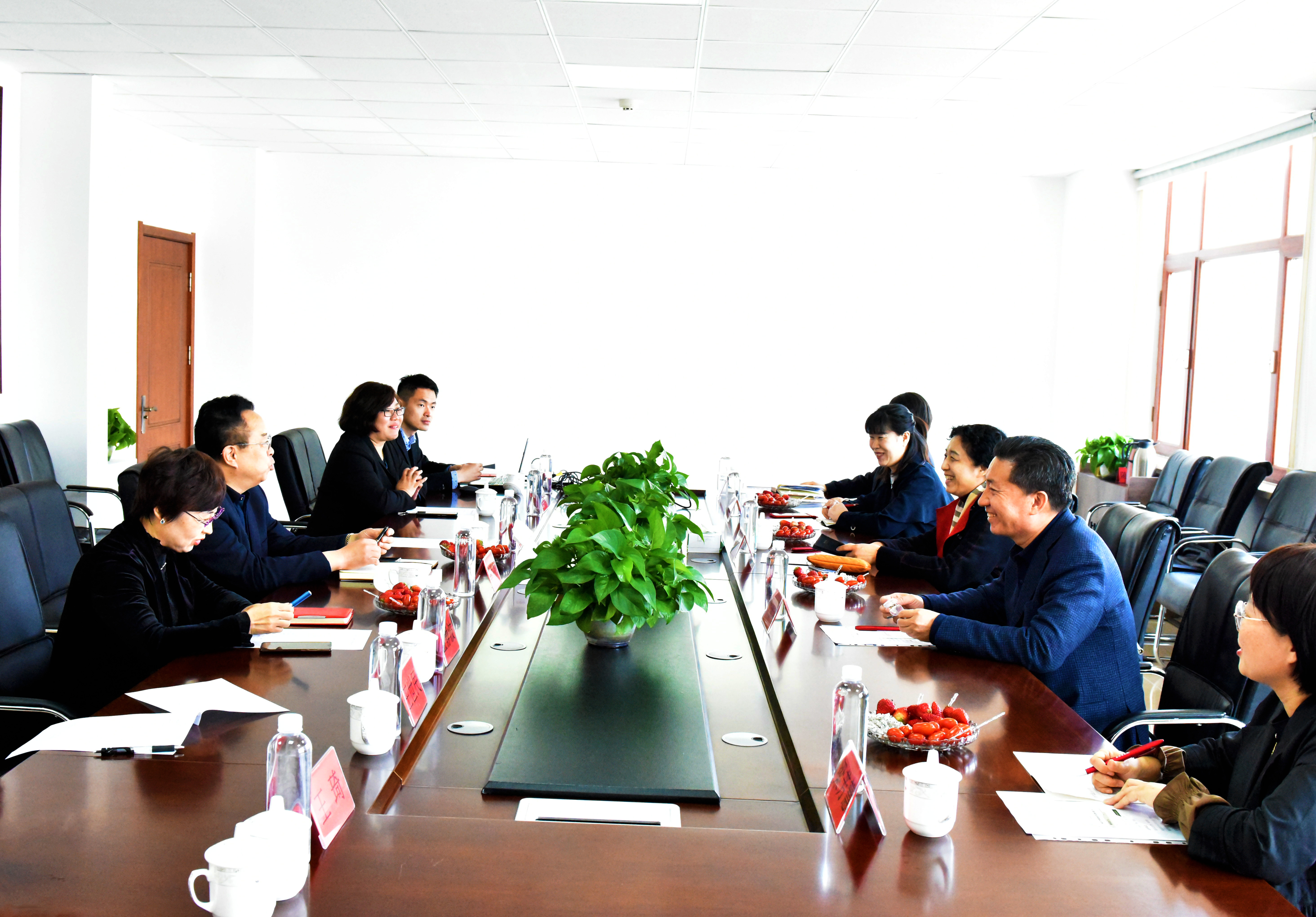 长春医高专校领导带队来集团 调研校企合作