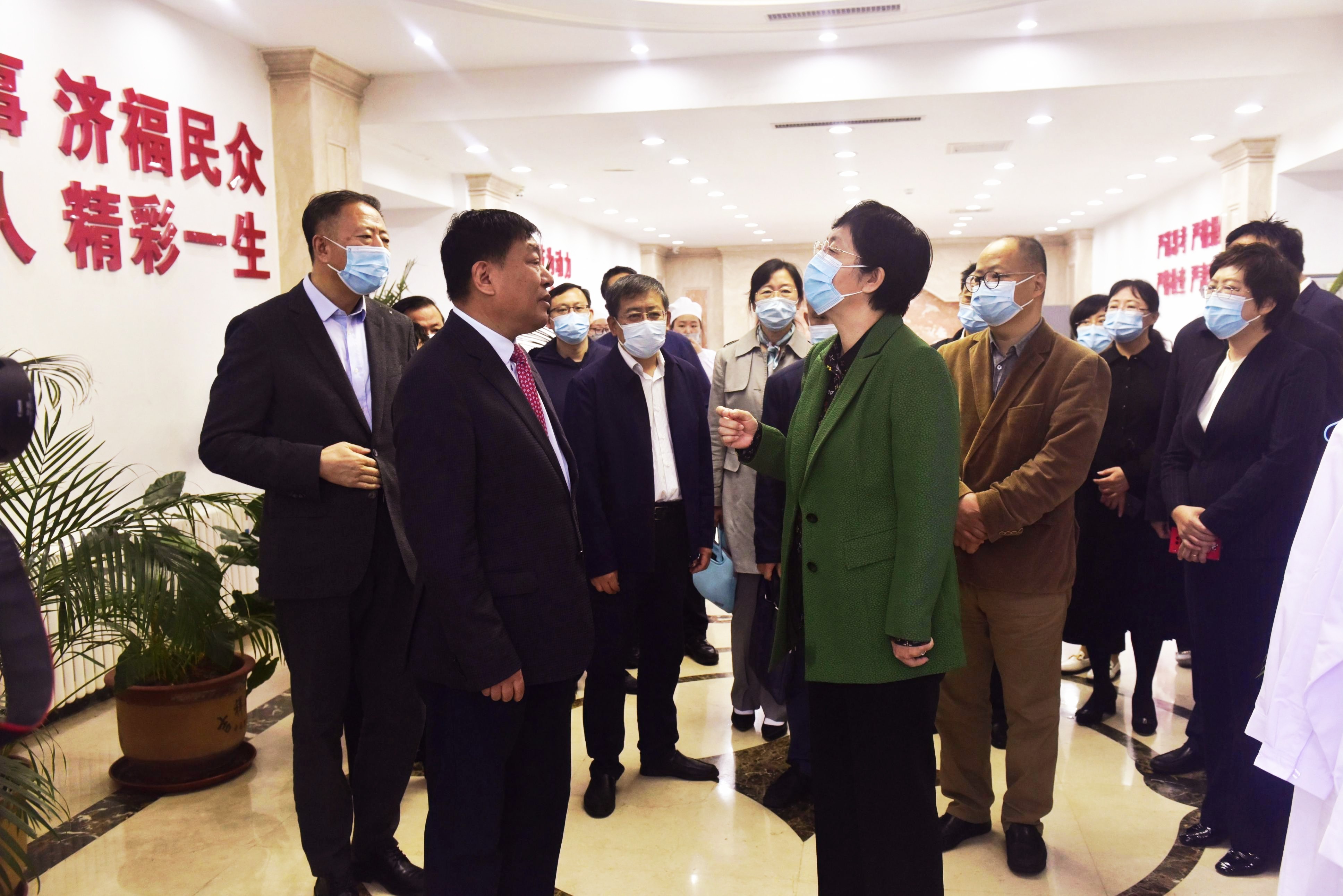 国家药品监督管理局局长、农工党中央副主席焦红来吉林省北药药材加工有限公司调研考察