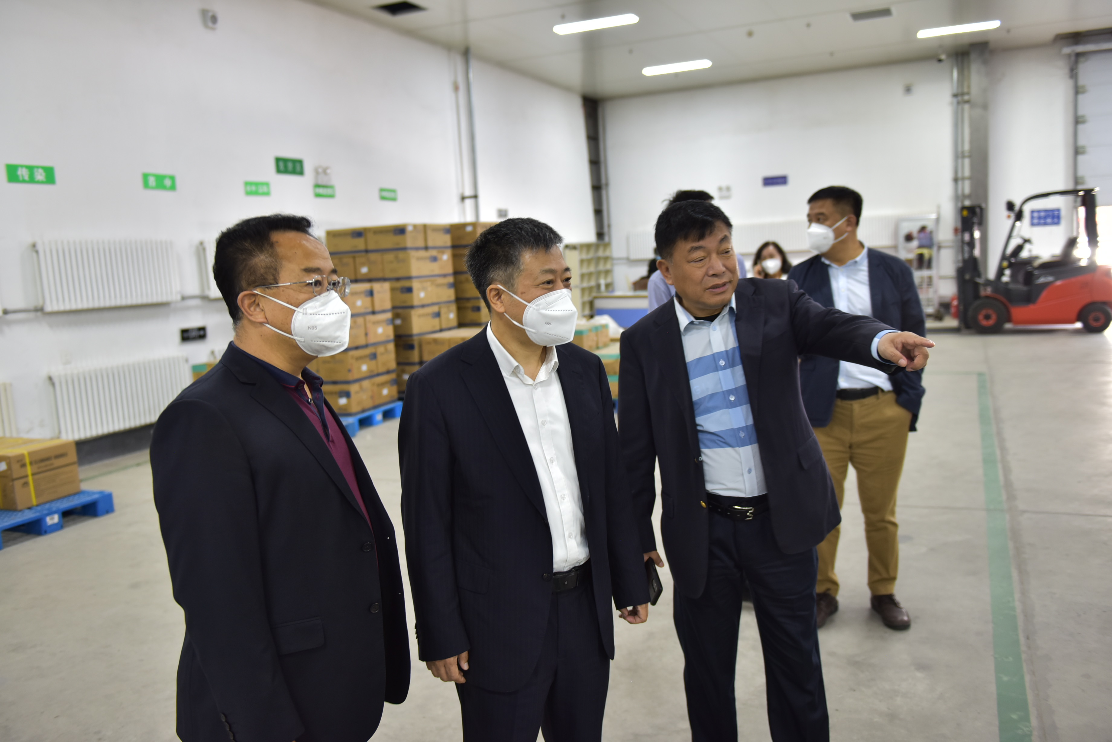 长春市外事办公室薛春志主任一行到吉林北药集团参观调研